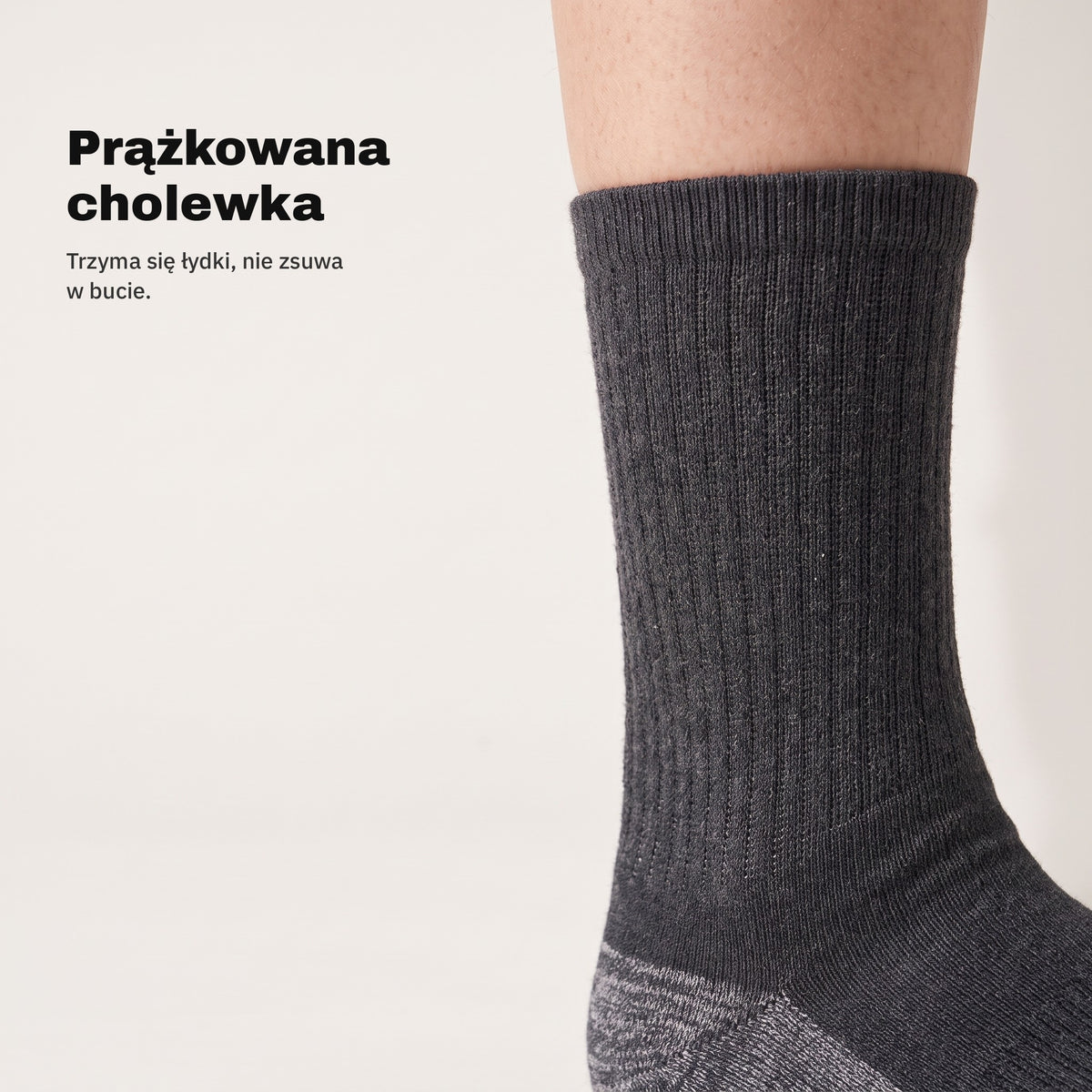 Prążkowana cholewka grafitowych skarpet roboczych